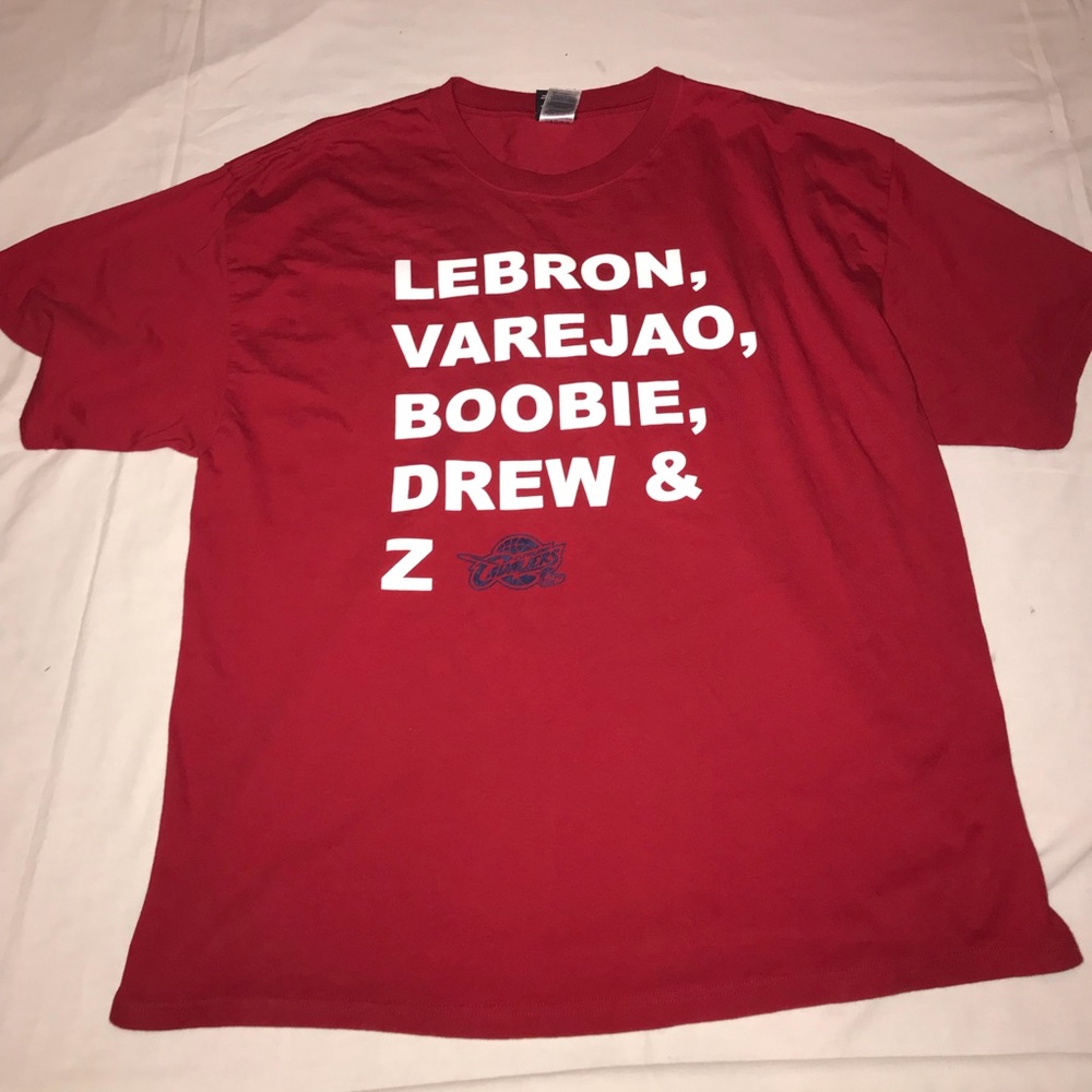 VINTAGE NBA CAVS SHIRT 2xl. LEBRON VAREAJO CAVS